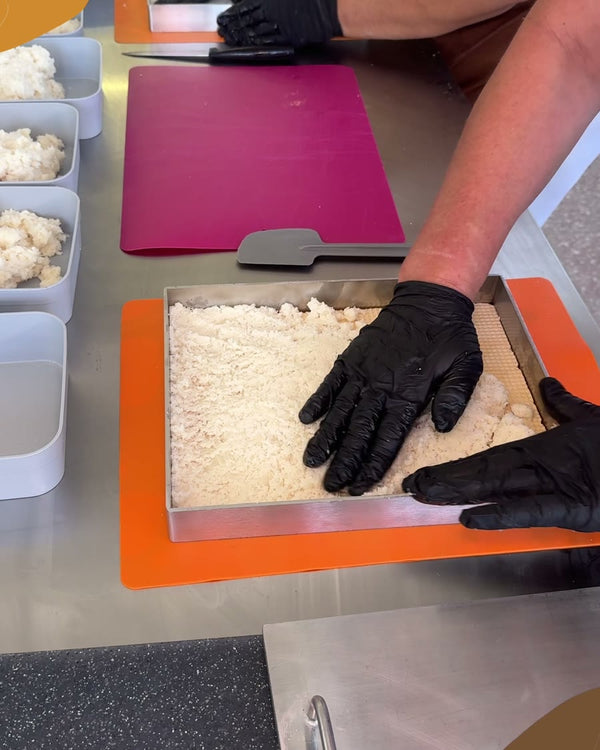 Füllung von Hand aufgestrichen
